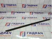 Накладка стекла переднего правого наружная Kia Rio 4 (FB) 82220-H0000