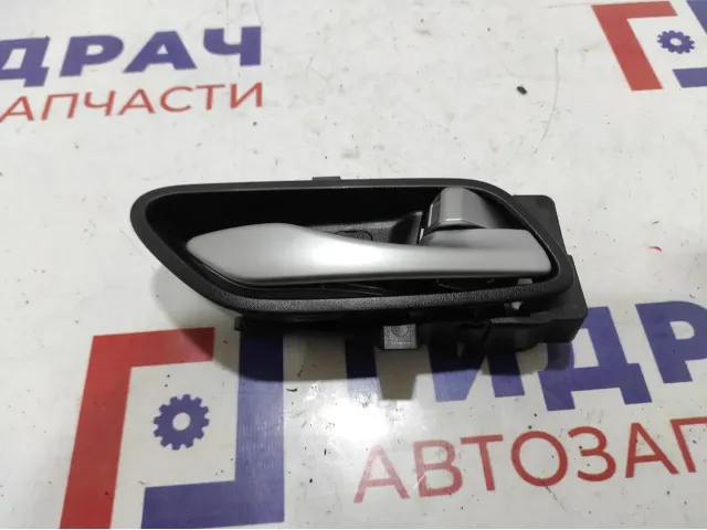 Ручка двери передней внутренняя правая Kia Rio 4 рестайлинг 82620-H0020. В сборе.