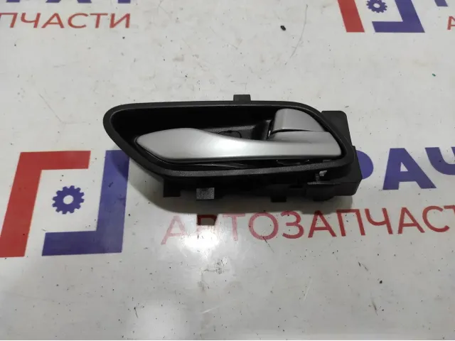 Ручка двери задней внутренняя правая Kia Rio 4 рестайлинг 83620-H0020. В сборе.