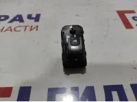 Кнопка стеклоподъемника Kia Rio 4 рестайлинг 93581-H0100.