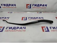 Поводок стеклоочистителя передний правый Kia Rio 4 рестайлинг 98321-H2000.