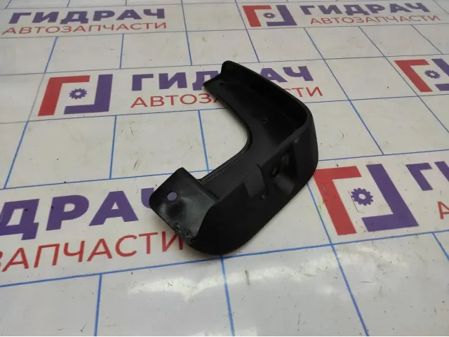 Брызговик передний правый Kia Rio 4 рестайлинг 86832-H0000.