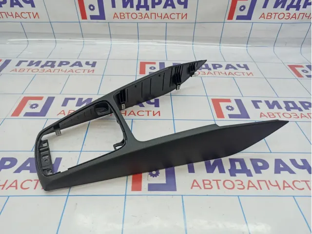 Накладка консоли кулисы КПП Kia Rio 4 рестайлинг 84650H0130WK.