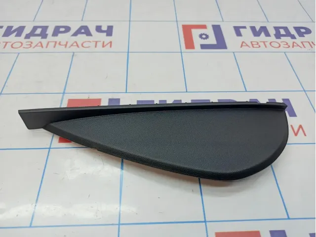 Накладка торпедо левая Kia Rio 4 рестайлинг 84790H0000WK. С торца.