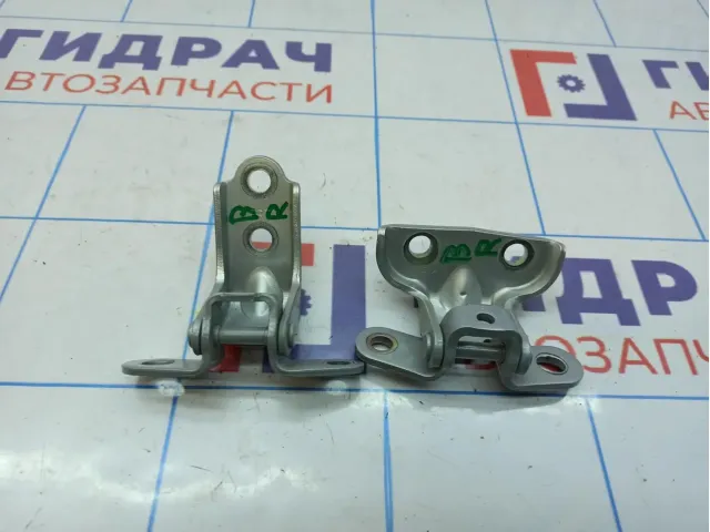 Петли двери задней правой Kia Rio 4 рестайлинг.