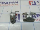 Петли двери задней правой Kia Rio 4 рестайлинг.