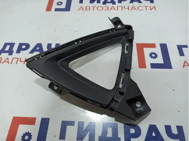 Рамка противотуманной фары правой Kia Rio 4 рестайлинг 86524-H0700.