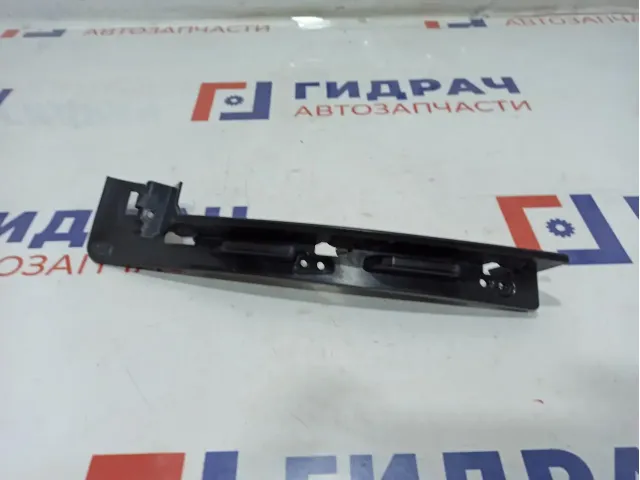 Кронштейн фар левый Kia Rio 4 рестайлинг 92150-H0500.