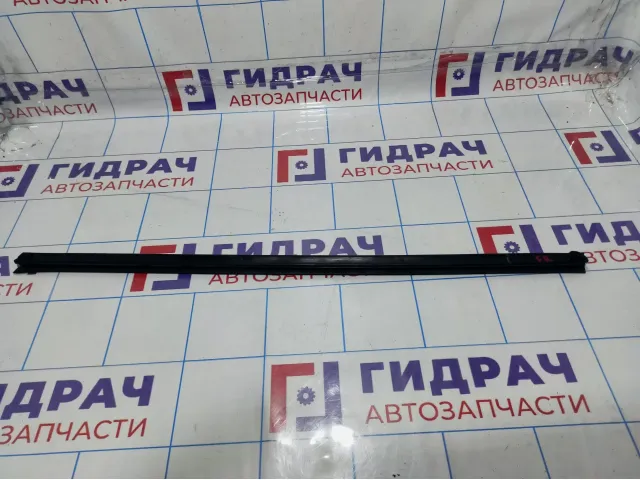 Уплотнитель стекла двери передней правой Kia Rio 4 (FB) 82241-H0000