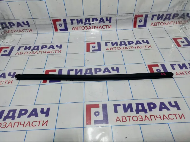 Уплотнитель стекла двери задней правой Kia Rio 4 (FB) 83241-H0000