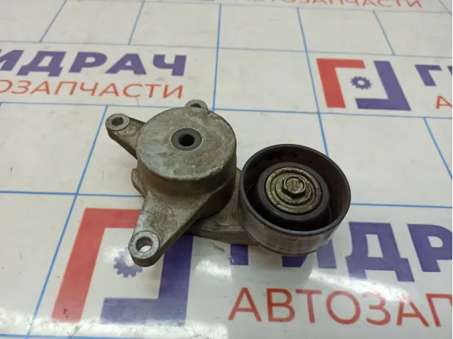 Ролик ручейкового ремня с кронштейном Kia Rio 4 (FB) 25281-04600