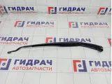 Поводок стеклоочистителя (Поводок дворника) передний правый Kia Seltos 98321Q5000