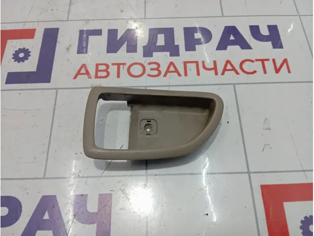 Накладка ручки внутренней передней левой Kia Sorento (BL) 826123E000FC