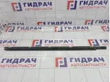 Накладка стекла переднего левого Kia Sorento (BL) 822103E000