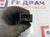 Кнопка стеклоподъемника задняя левая Kia Sorento (BL) 935803E200