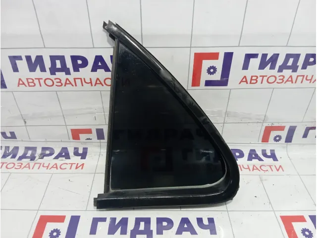 Стекло двери задней левой форточка Kia Sorento (BL) 835613E020