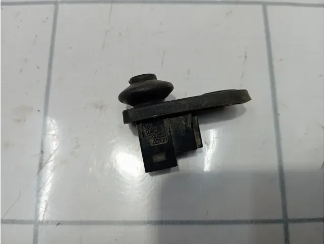 Выключатель концевой Kia Sorento (BL) 935603B100