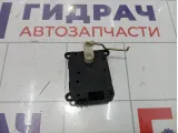 Моторчик заслонки отопителя Kia Sorento (BL) H400730590