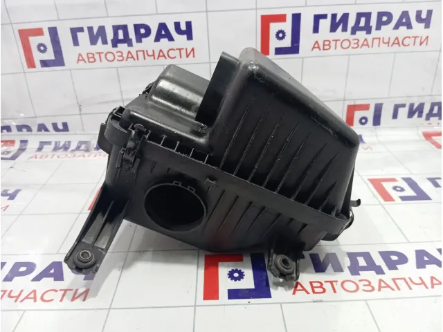 Корпус воздушного фильтра Kia Sorento (BL) 281103E200
