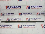Накладка стекла заднего правого Kia Sorento (XM) 83220-2P000
