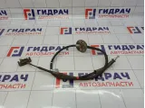 Трос стояночного тормоза центральный Kia Sorento (XM) 59750-2P600