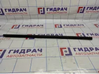 Накладка стекла переднего правого Kia Soul 2 (PS) 82220-B2000. Наружняя.Дефект.