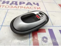 Ручка двери внутренняя правая Kia Soul 2 (PS) 82620B2000EQ. Царапины.