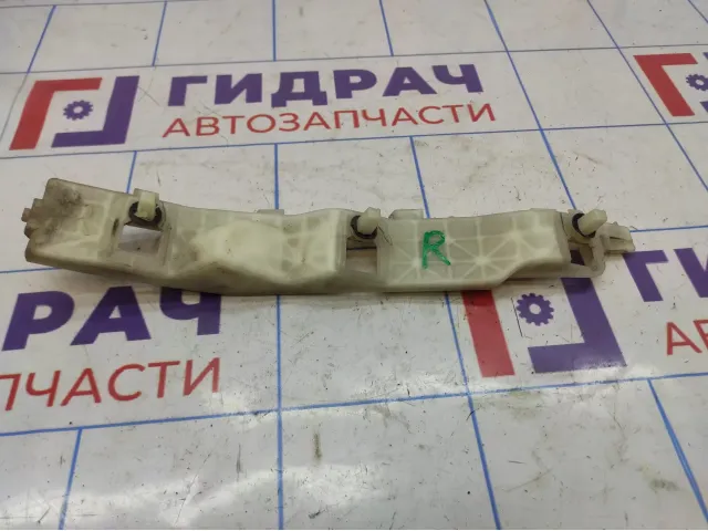 Направляющая заднего бампера правая Kia Soul 2 (PS) 86654-B2000.