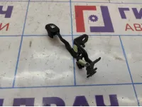 Ручка открывания лючка бензобака Kia Soul 2 (PS) 815702H001. Царапины.