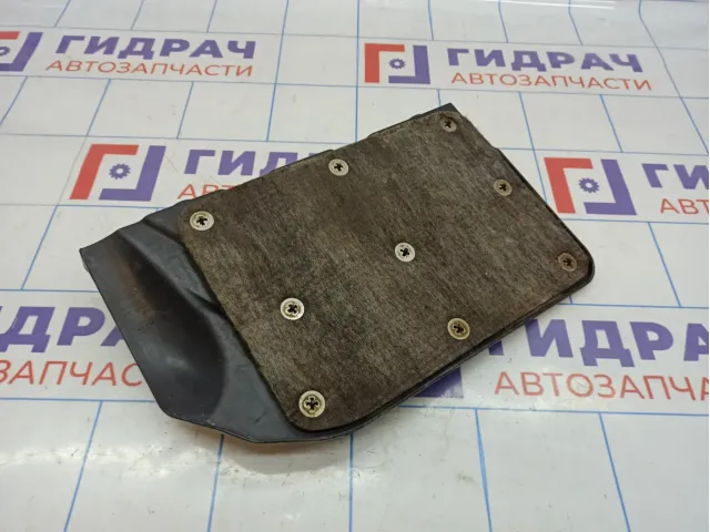 Пыльник двигателя боковой правый Kia Soul 2 (PS) 29120-B2000.