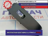 Накладка кнопки стеклоподъемника передняя правая Kia Soul 2 (PS) .