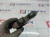 Кнопка стеклоподъемника задняя правая Kia Soul 2 (PS) 93580B2600CA. С подогревом.