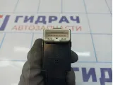 Кнопка стеклоподъемника задняя правая Kia Soul 2 (PS) 93580B2600CA. С подогревом.