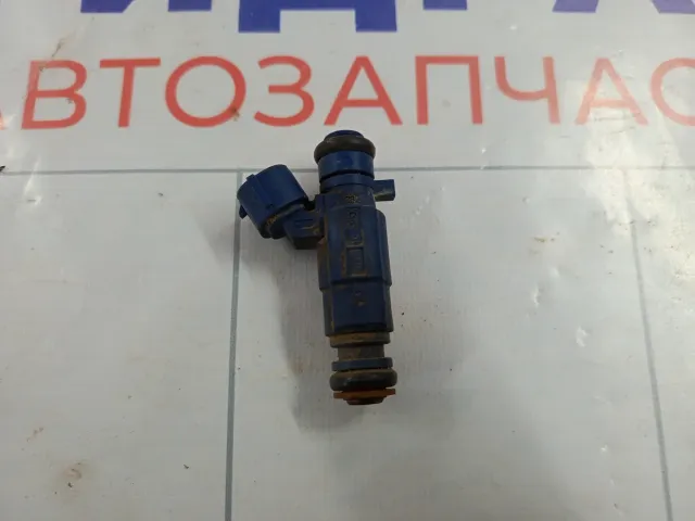 Форсунка инжекторная Kia Soul 353102B000