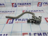 Петля крышки багажника правая Kia Spectra (SD) 0K2A1-52710