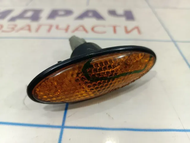 Повторитель на крыло желтый Kia Spectra (SD) 0K21G51130A