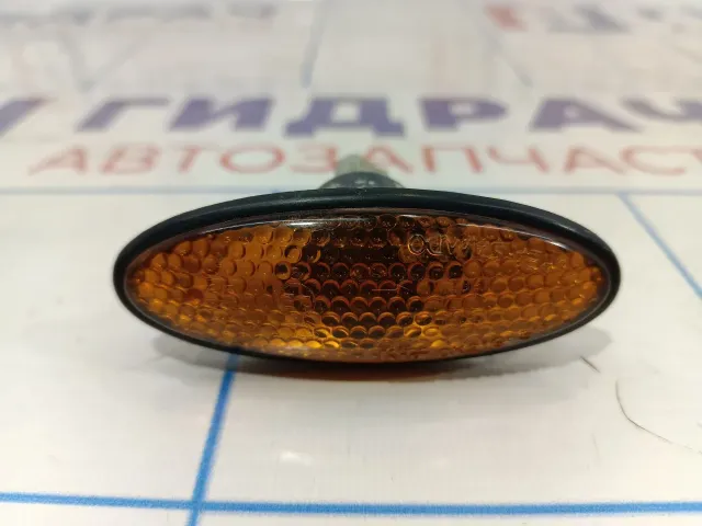 Повторитель на крыло желтый Kia Spectra (SD) 0K21G51130A