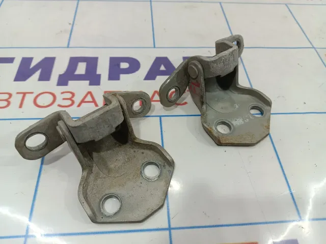 Петли двери передней левой Kia Spectra (SD)