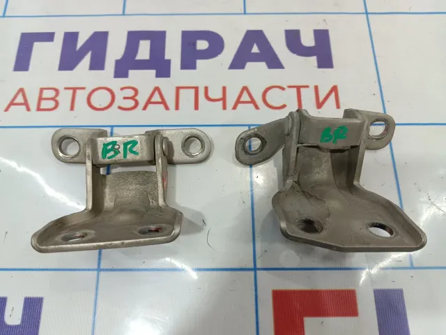 Петли двери задней правой Kia Spectra (SD)