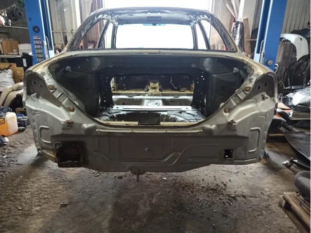 Панель задняя Kia Spectra (SD)