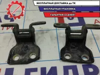 Петля двери задней левой Kia Spectra . Комплект.