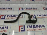 Петля крышки багажника левая Kia Spectra 0K2A1-52720.