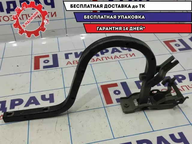 Петля крышки багажника правая Kia Spectra 0K2A1-52710.