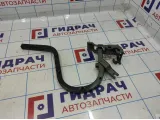 Петля крышки багажника правая Kia Spectra 0K2A1-52710.