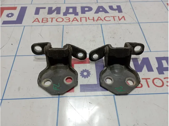 Петли двери передней левой Kia Spectra (SD)