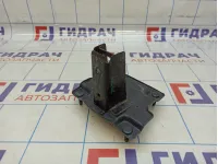 Кронштейн усилителя переднего бампера правый Kia Spectra (SD)