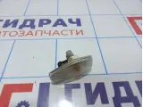 Повторитель на крыло белый Kia Sportage (KM) 92303-25500