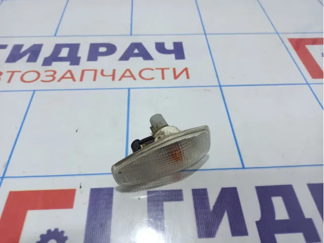 Повторитель на крыло белый Kia Sportage (KM) 92303-25500