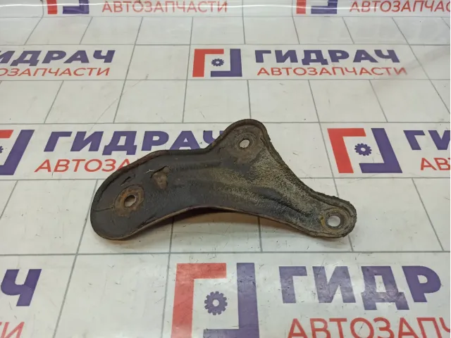 Кронштейн передней балки правый Kia Sportage (KM) 62477-2E100