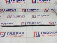 Накладка стекла переднего правого Kia Sportage (SL) 82220-3W010